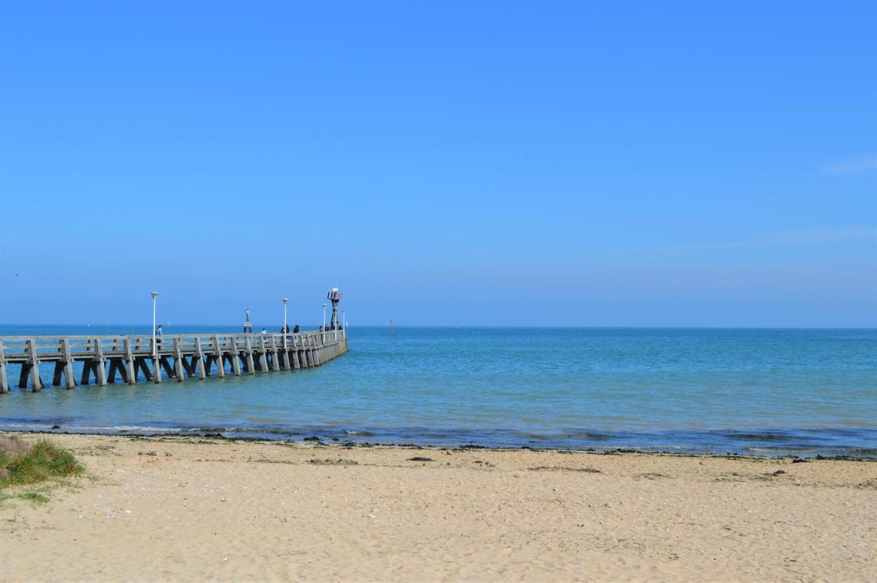 Appartement Moderne Avec Terrasse A 500M De La Mer Courseulles-sur-Mer Exteriör bild